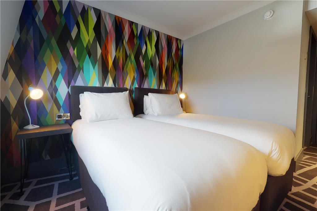 Village Hotel Bracknell Zimmer foto